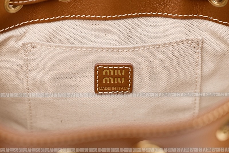 미우미우켄버스가죽백팩 20260315-140956-018루.jpg