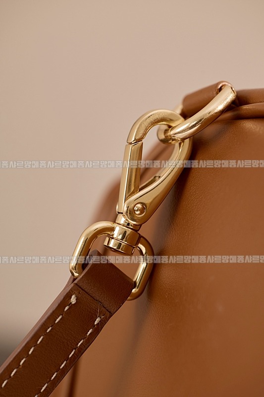 미우미우켄버스가죽백팩 20260315-140956-019루.jpg