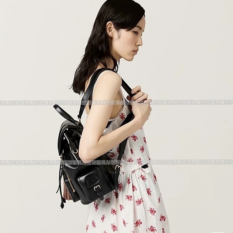 미우미우멀티포켓레더백팩 20260315-151809-024루.jpg