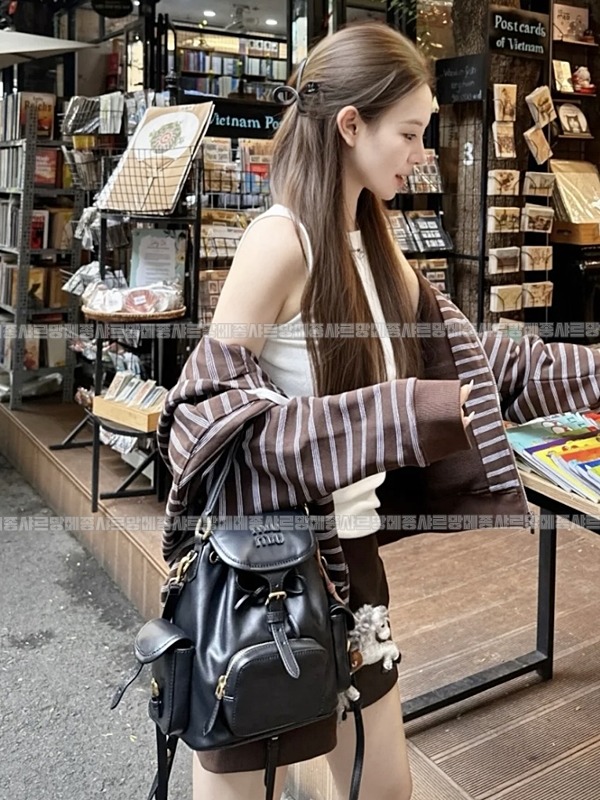 미우미우멀티포켓레더백팩 20260315-152205-024루.jpg