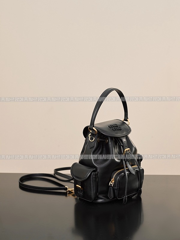 미우미우멀티포켓레더백팩 20260315-152202-007루.jpg