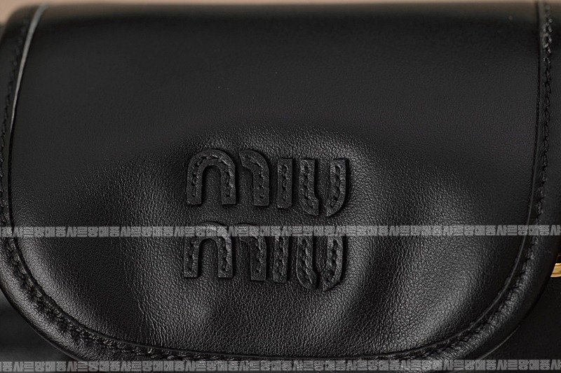 미우미우멀티포켓레더백팩 20260315-152203-010루.jpg