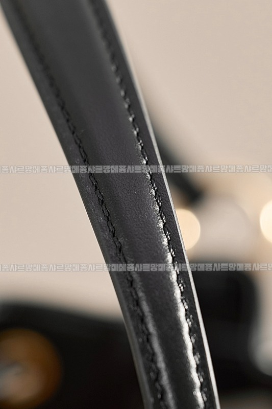 미우미우멀티포켓레더백팩 20260315-152204-016루.jpg