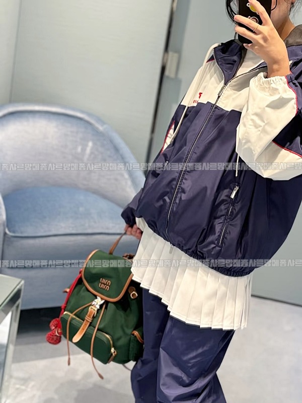 미우미우캔버스가죽백팩 20260315-152842-025루.jpg