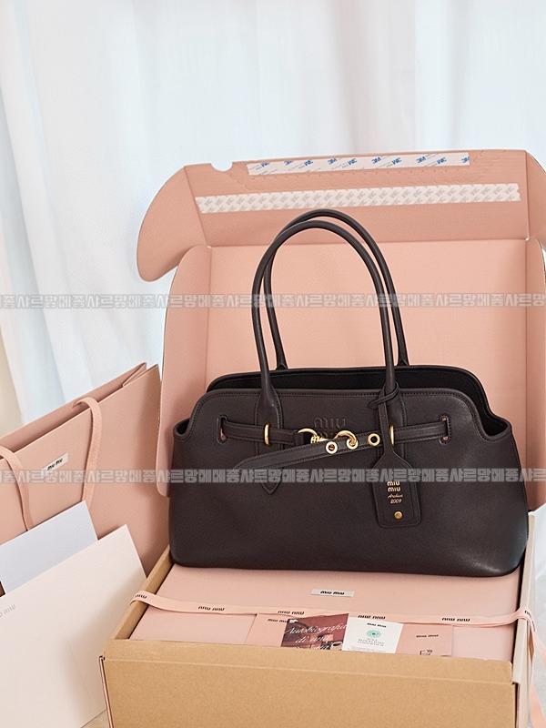 미우미우아방뛰르나파가죽백  20260316-100718-025루.jpg