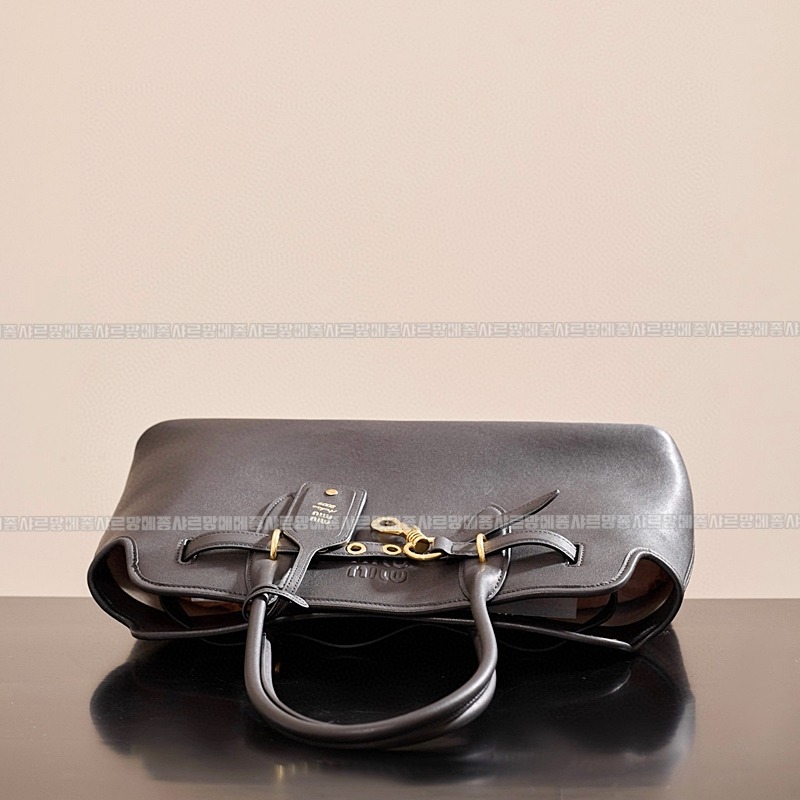 미우미우아방뛰르나파가죽백  20260316-100714-007루.jpg