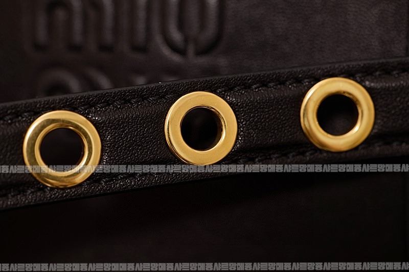 미우미우아방뛰르나파가죽백  20260316-100715-011루.jpg