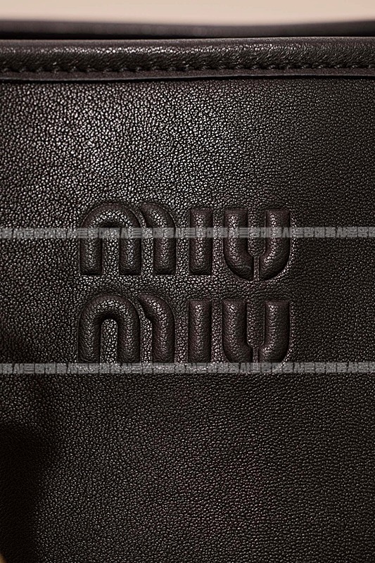 미우미우아방뛰르나파가죽백  20260316-100715-013루.jpg