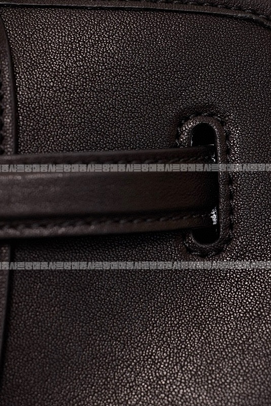 미우미우아방뛰르나파가죽백  20260316-100716-015루.jpg