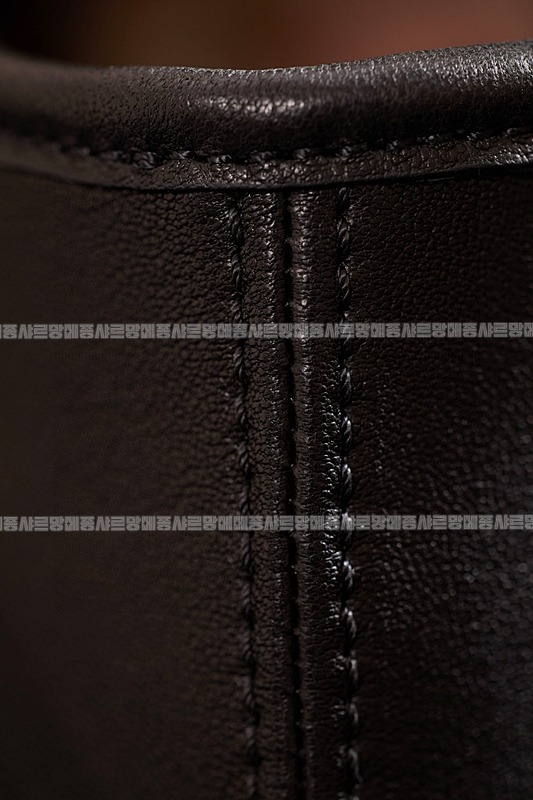 미우미우아방뛰르나파가죽백  20260316-100716-016루.jpg