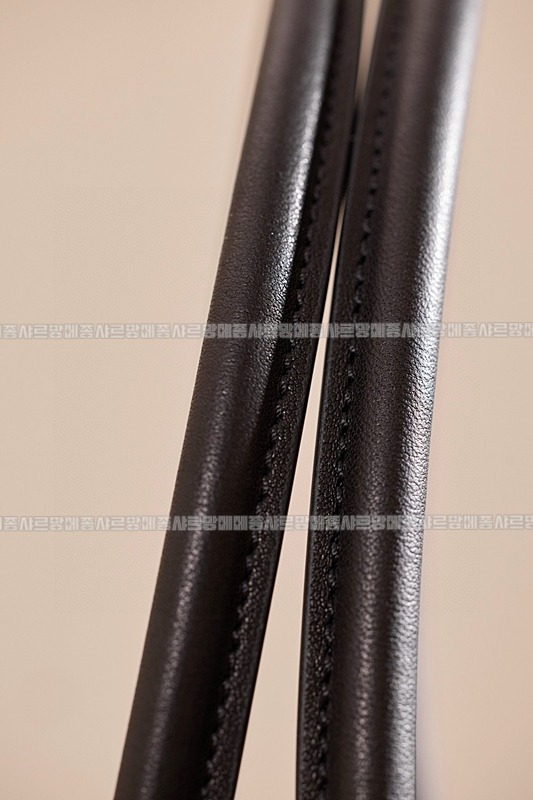 미우미우아방뛰르나파가죽백  20260316-100716-017루.jpg