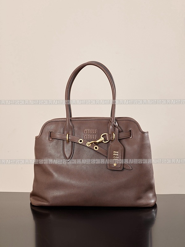 미우미우아방뛰르나파가죽백  20260316-102003-001루.jpg