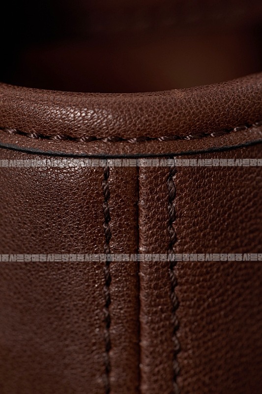 미우미우아방뛰르나파가죽백  20260316-102005-014루.jpg