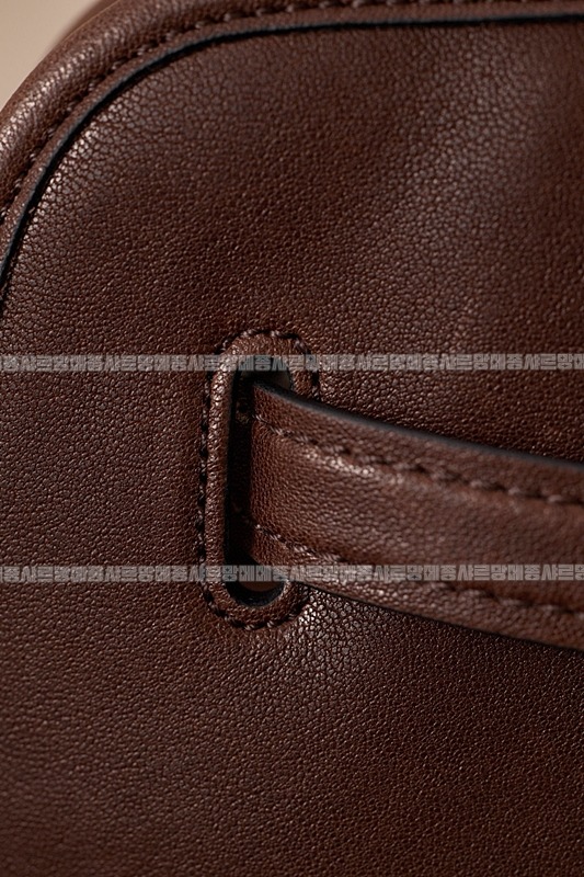 미우미우아방뛰르나파가죽백  20260316-102005-017루.jpg