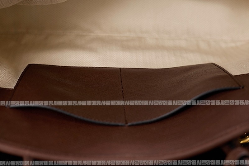 미우미우아방뛰르나파가죽백  20260316-102006-021루.jpg