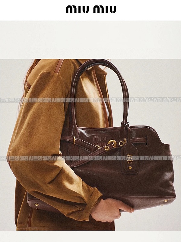 미우미우아방뛰르나파가죽백  20260316-103540-022루.jpg