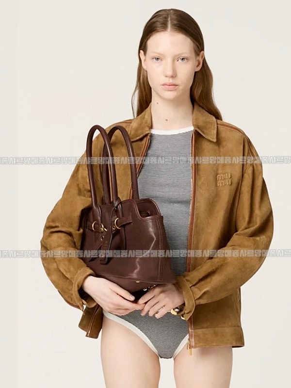 미우미우아방뛰르나파가죽백  20260316-103539-021루.jpg