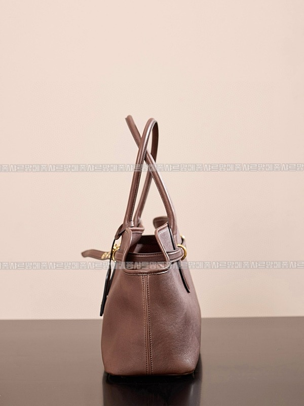 미우미우아방뛰르나파가죽백  20260316-103537-006루.jpg