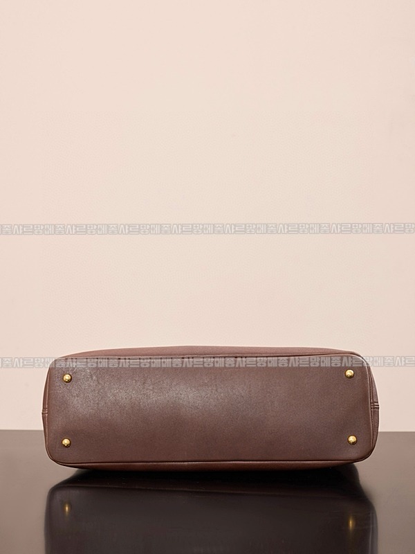 미우미우아방뛰르나파가죽백  20260316-103537-007루.jpg