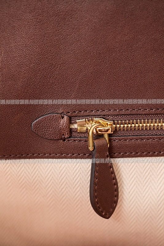 미우미우아방뛰르나파가죽백  20260316-103538-014루.jpg