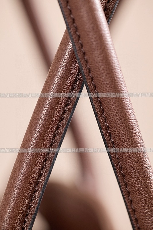 미우미우아방뛰르나파가죽백  20260316-103538-013루.jpg