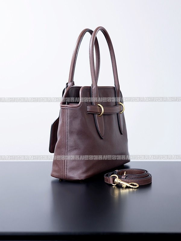 미우미우아방뛰르나파가죽백  20260316-110041-008루.jpg