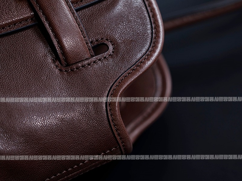 미우미우아방뛰르나파가죽백  20260316-110042-011루.jpg