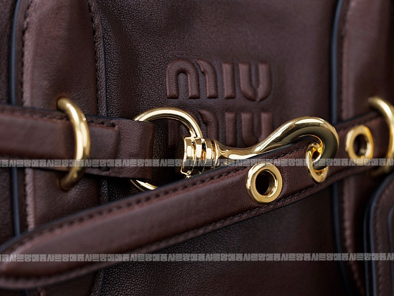 미우미우아방뛰르나파가죽백  20260316-110043-014루.jpg