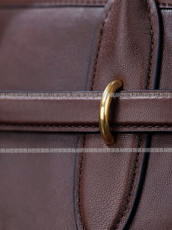 미우미우아방뛰르나파가죽백  20260316-110043-015루.jpg