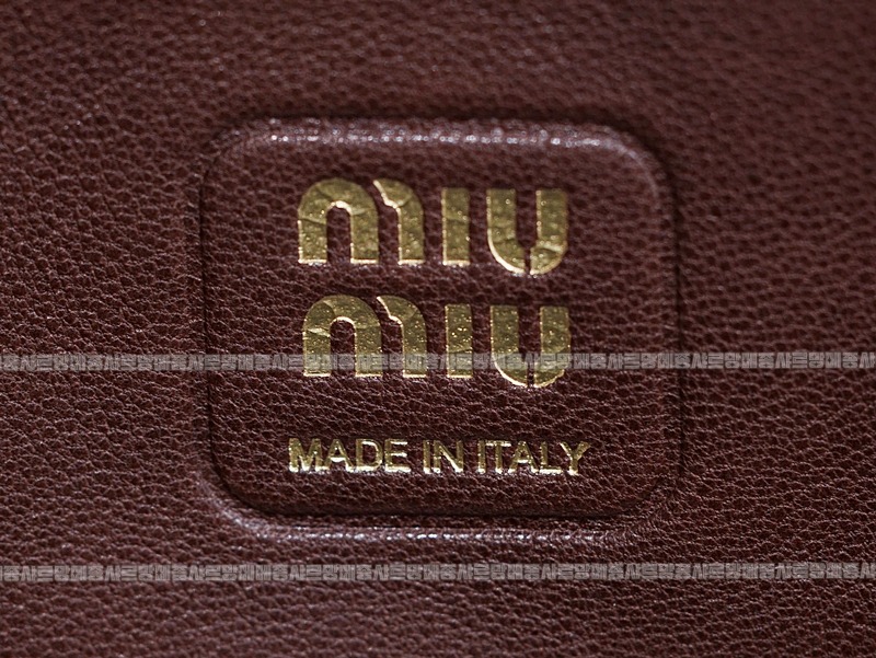 미우미우아방뛰르나파가죽백  20260316-110044-020루.jpg