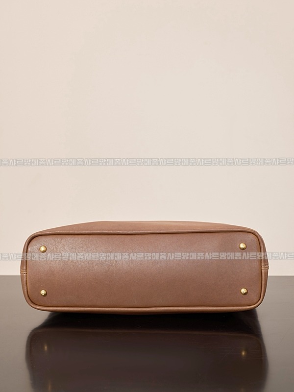 미우미우아방뛰르나파가죽백  20260316-111512-007루.jpg