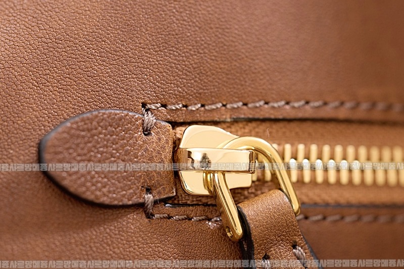 미우미우아방뛰르나파가죽백  20260316-111513-012루.jpg