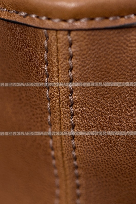 미우미우아방뛰르나파가죽백  20260316-111513-014루.jpg