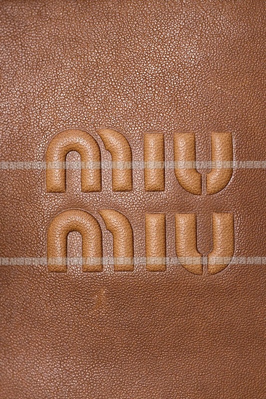 미우미우아방뛰르나파가죽백  20260316-111514-017루.jpg