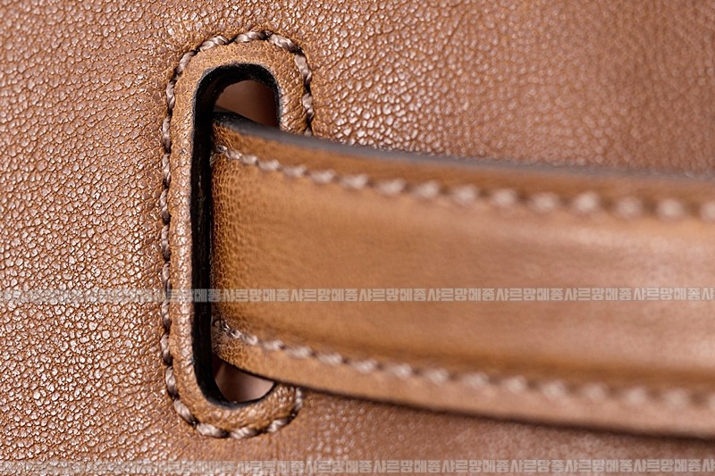 미우미우아방뛰르나파가죽백  20260316-111514-019루.jpg