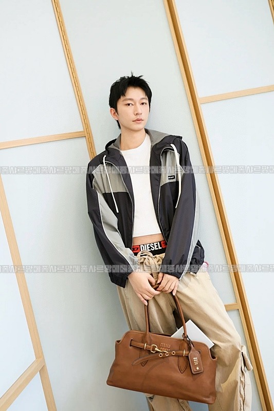 미우미우아방뛰르나파가죽백  20260316-111855-023루.jpg