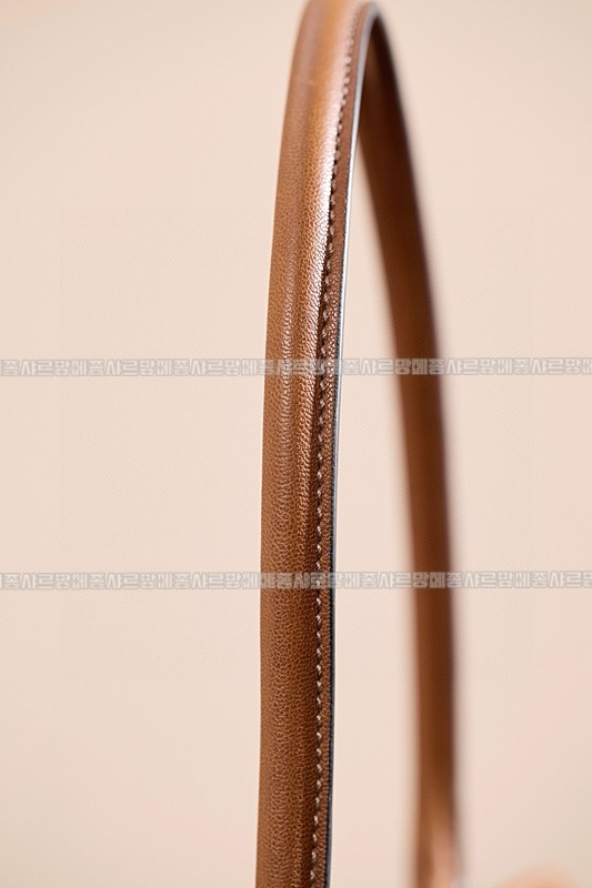 미우미우아방뛰르나파가죽백  20260316-111852-011루.jpg