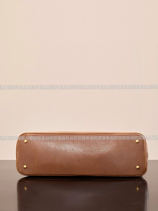 미우미우아방뛰르나파가죽백  20260316-111852-009루.jpg