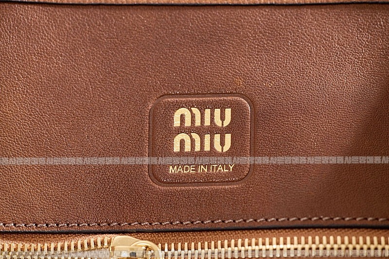 미우미우아방뛰르나파가죽백  20260316-111853-017루.jpg