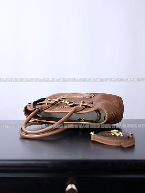 미우미우아방뛰르나파가죽백  20260316-112135-005루.jpg