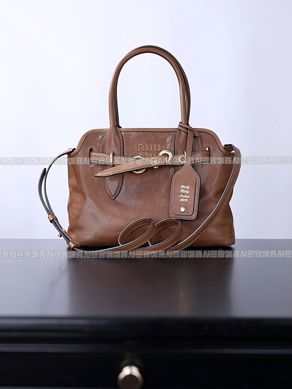 미우미우아방뛰르나파가죽백  20260316-112135-007루.jpg