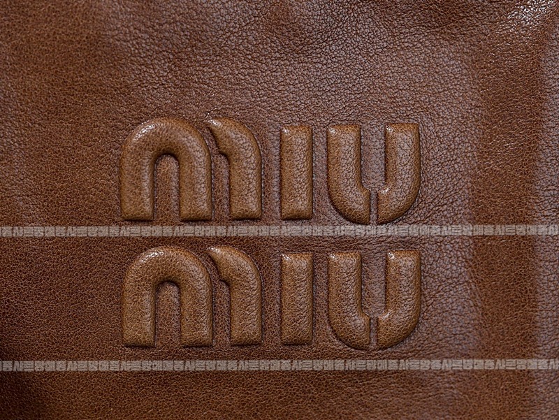 미우미우아방뛰르나파가죽백  20260316-112136-010루.jpg