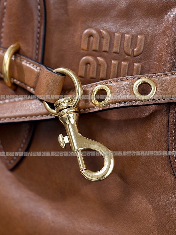 미우미우아방뛰르나파가죽백  20260316-112137-012루.jpg