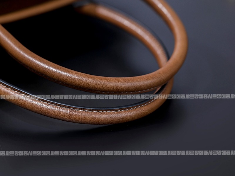 미우미우아방뛰르나파가죽백  20260316-112137-011루.jpg