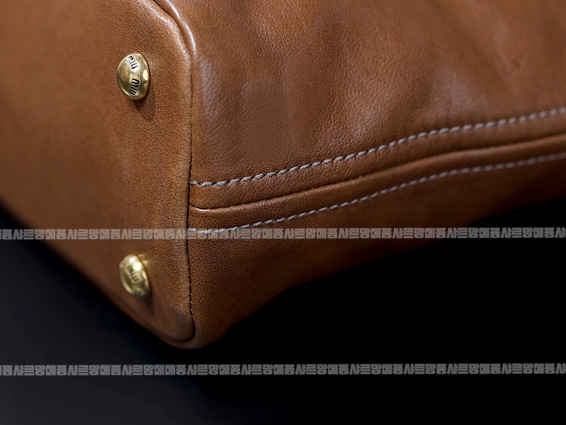 미우미우아방뛰르나파가죽백  20260316-112138-016루.jpg