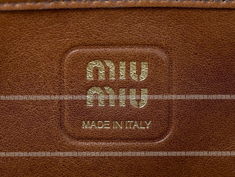 미우미우아방뛰르나파가죽백  20260316-112139-021루.jpg