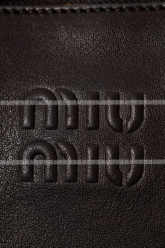 미우미우아방뛰르나파가죽백  20260316-123522-014루.jpg