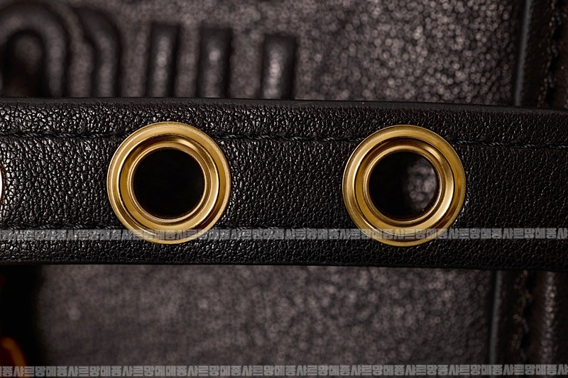 미우미우아방뛰르나파가죽백  20260316-123522-015루.jpg