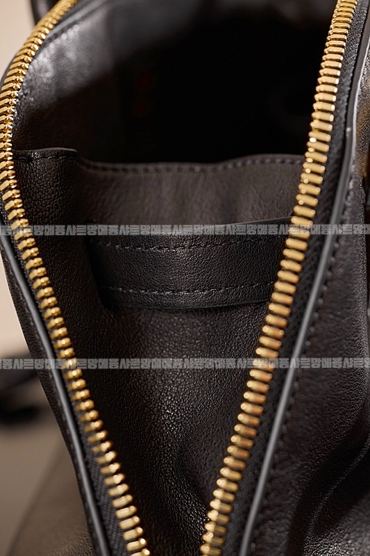 미우미우아방뛰르나파가죽백  20260316-123523-022루.jpg