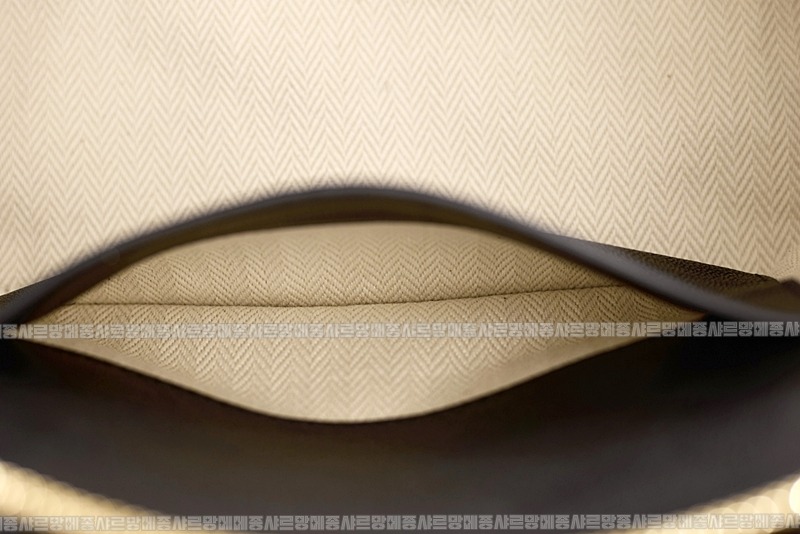 미우미우아방뛰르나파가죽백  20260316-125303-011루.jpg